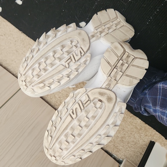 GUC Fila Dad sneakers sz 8.5 - Picture 2 of 4